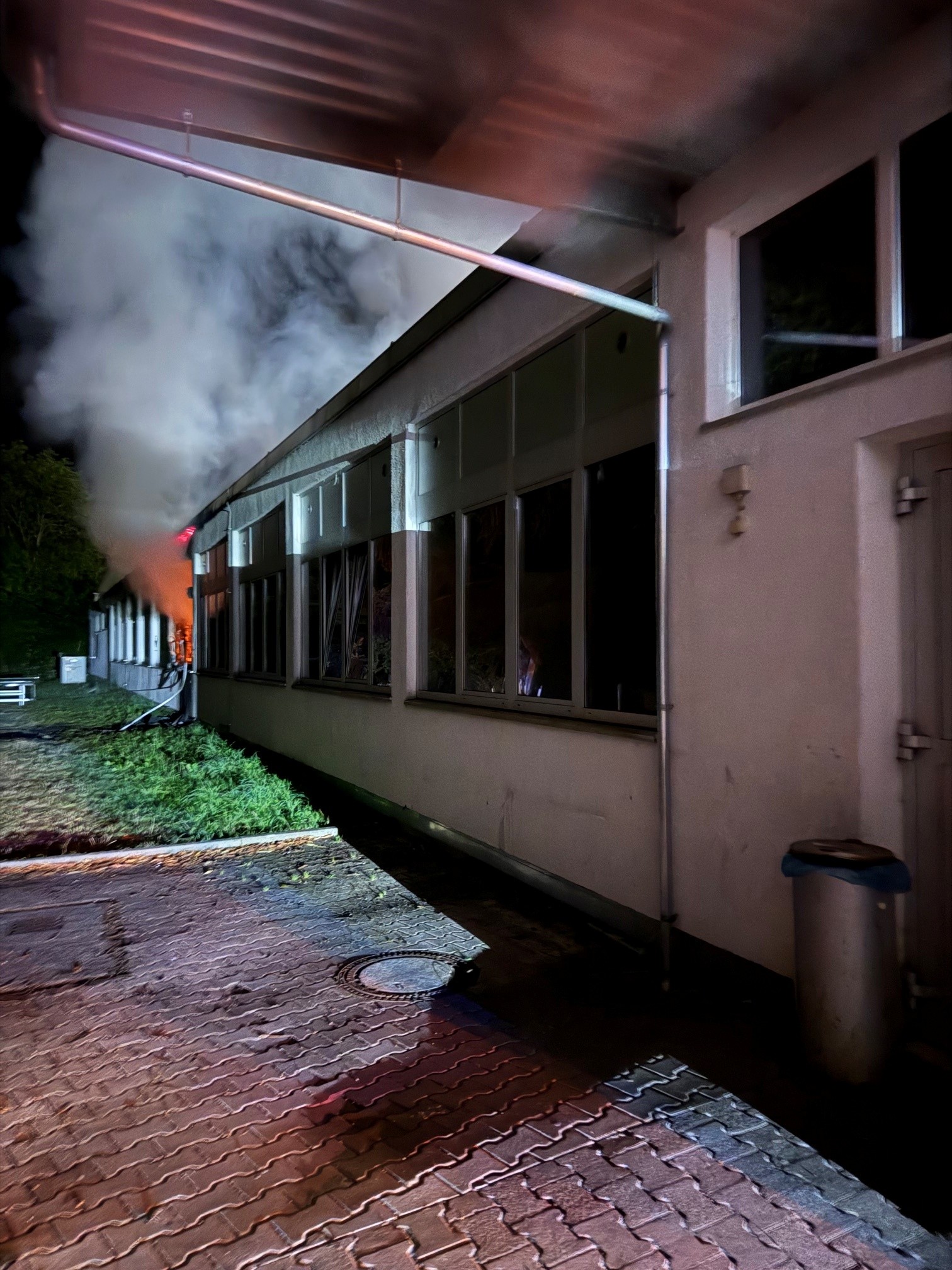 Nächtlicher Brandeinsatz im Stadtgebiet – Bild 4