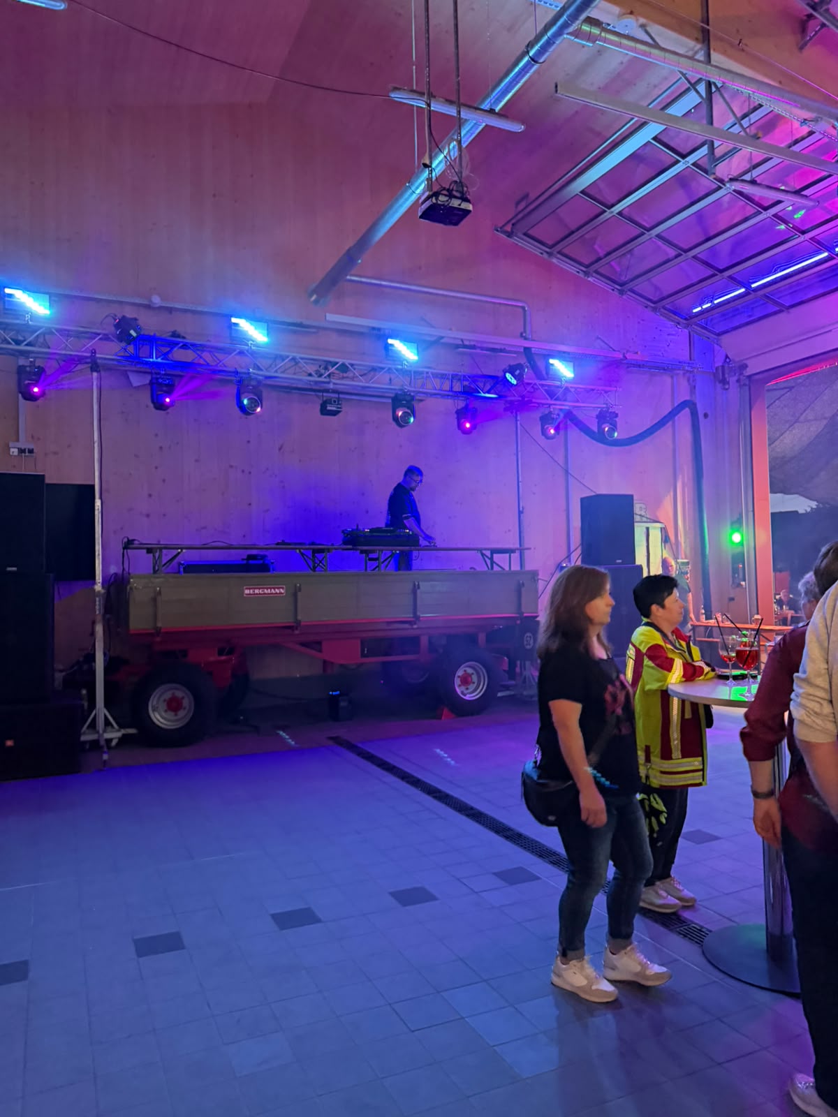 Zum Vergrößern klicken Zu Gast bei unseren Patenfeuerwehren in Schirmitz und Mantel – Bild 4