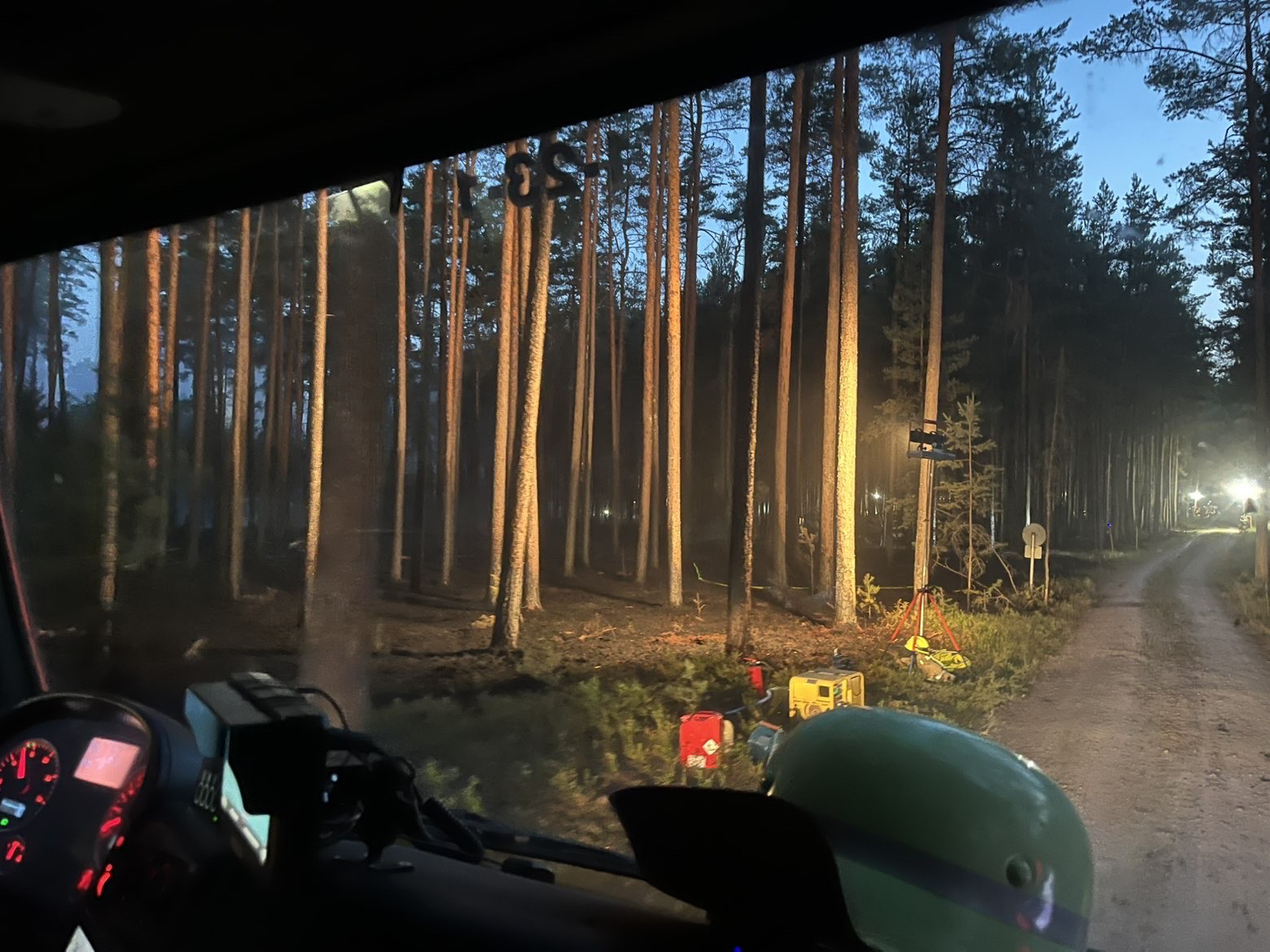 Zum Vergrößern klicken Zwei Waldbrandeinsätze in einer Nacht – Bild 3