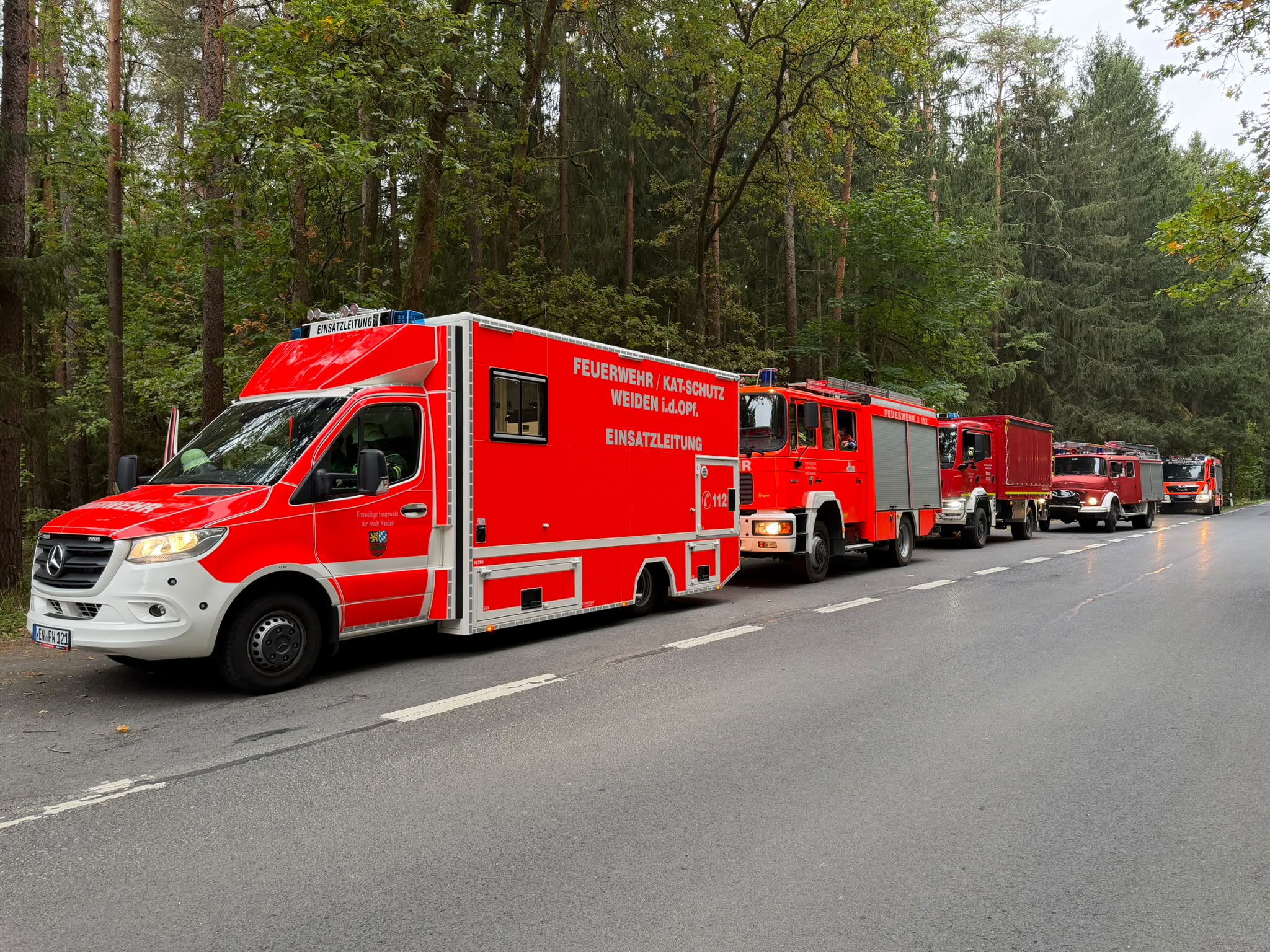 Rauch, Menschenrettung und Brandbekämpfung: Feuerwehrnachwuchs meistert Großeinsatz mit Bravour – Bild 1