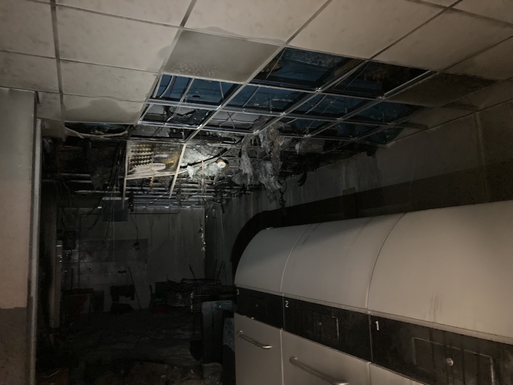 Dachstuhlbrand in einem Discountmarkt – Bild 3